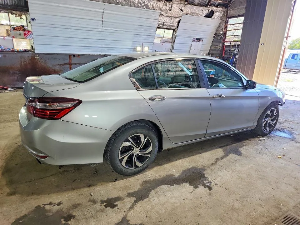 1HGCR2F39GA182660 — 2016 HONDA ACCORD photo 3