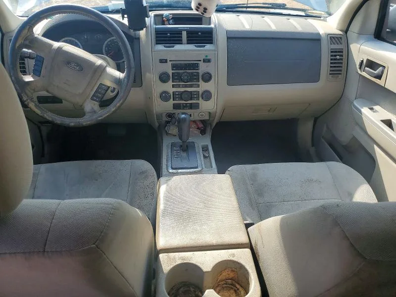 1FMCU0D76BKA04016 — 2011 FORD ESCAPE photo 8