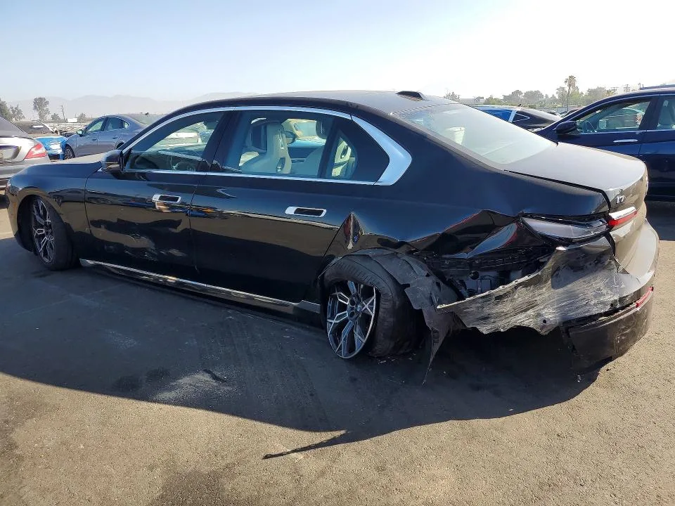 WBY43EJ06RCR30080 — 2024 BMW I7 photo 2