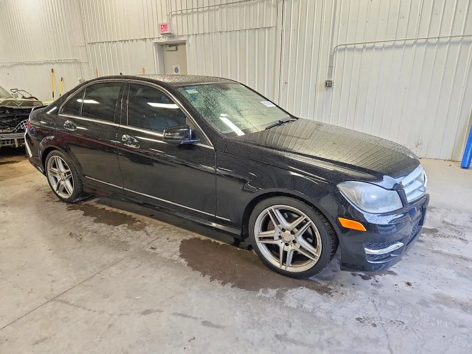 WDDGF8AB3DR297364 — 2013 MERCEDES-BENZ C photo 4