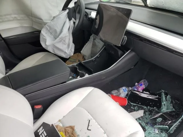 5YJ3E1EB5JF096922 — 2018 TESLA MODEL 3 photo 8