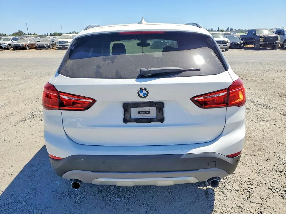 WBXHU7C3XH5H37779 — 2017 BMW X1 photo 6