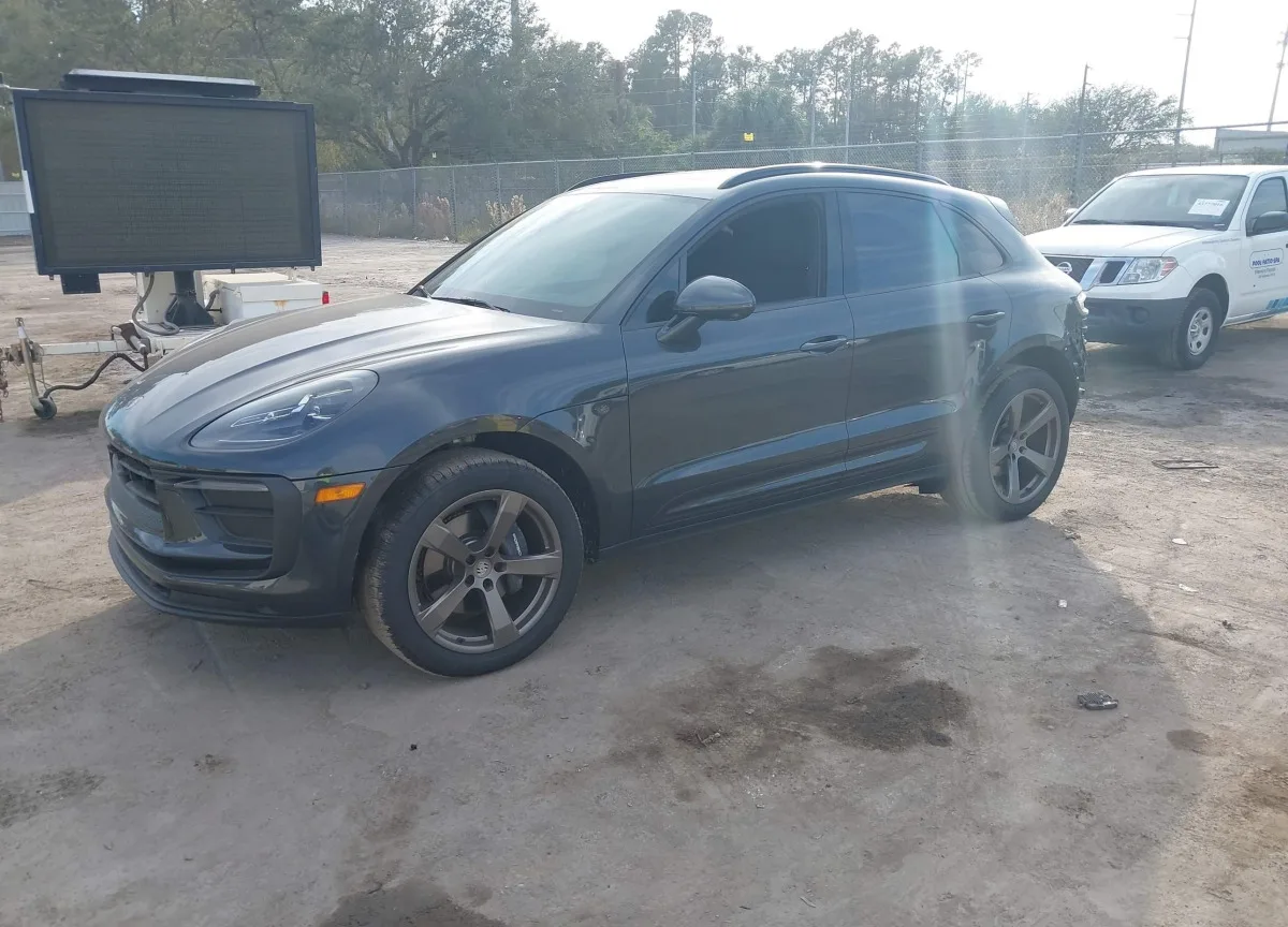 WP1AA2A57SLB02046 — 2025 PORSCHE Macan photo 10