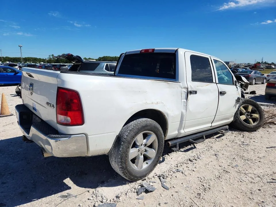 3C6RR7KT9KG712414 — 2019 RAM 1500 CLASSIC photo 3