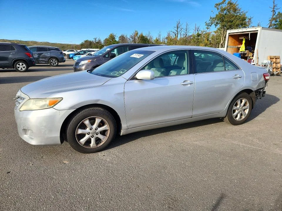 4T1BF3EK4BU686084 — 2011 TOYOTA CAMRY