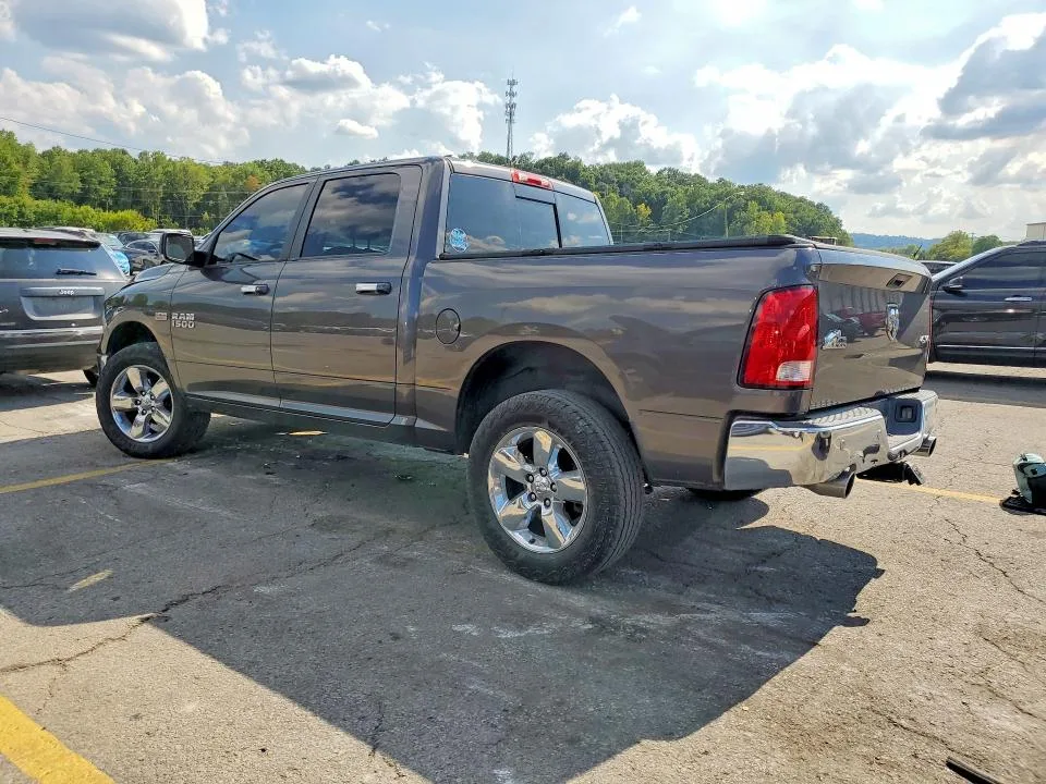 1C6RR7LT7FS525458 — 2015 RAM 1500 photo 2