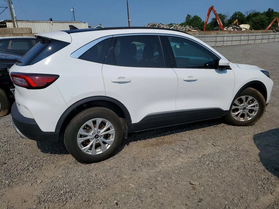 1FMCU9GN8PUB24202 — 2023 FORD ESCAPE photo 3