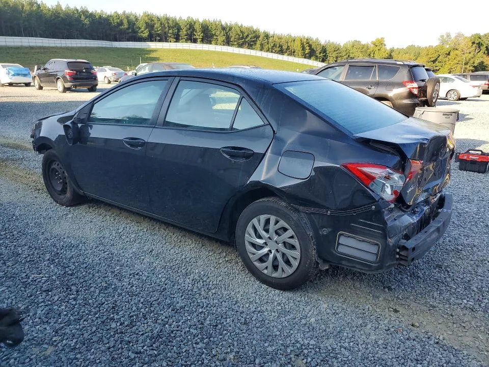 2T1BURHE5JC109675 — 2018 TOYOTA COROLLA photo 2