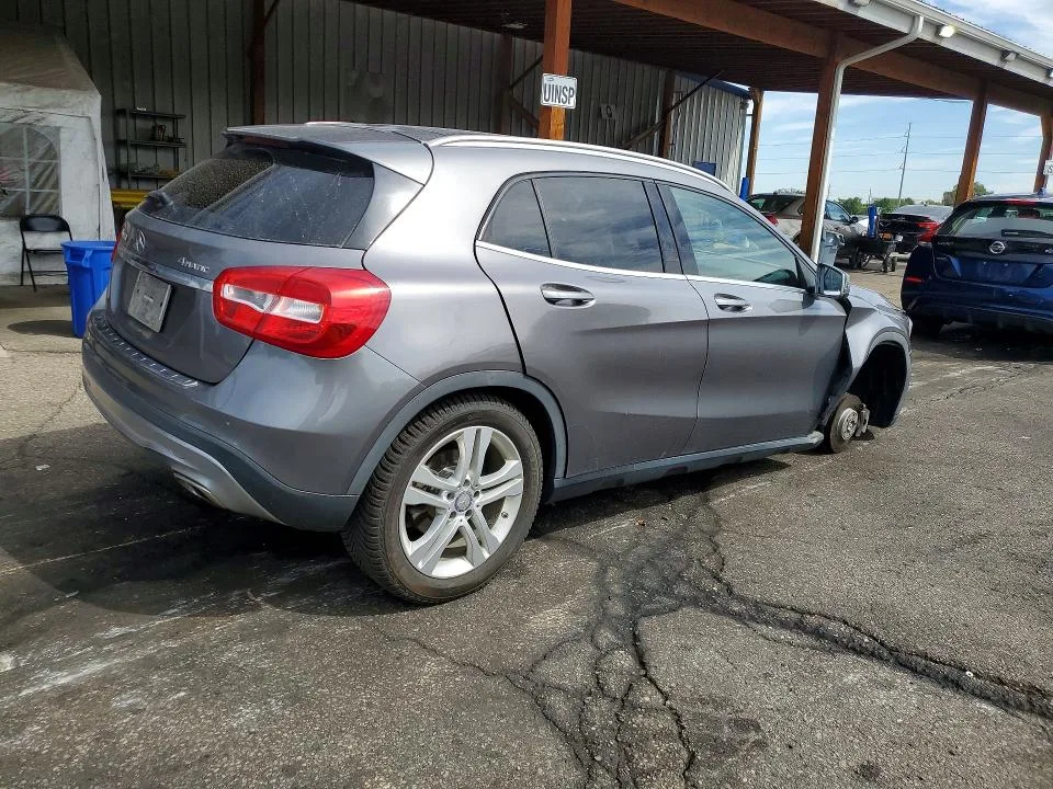 WDCTG4GB9HJ288592 — 2017 MERCEDES-BENZ GLA photo 3