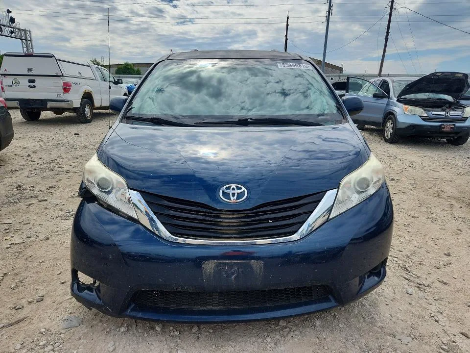 5TDKK3DC7CS245727 — 2012 TOYOTA SIENNA photo 5