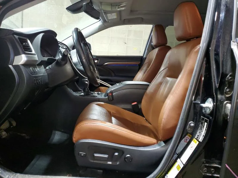 5TDDZRFHXJS883242 — 2018 TOYOTA HIGHLANDER photo 7