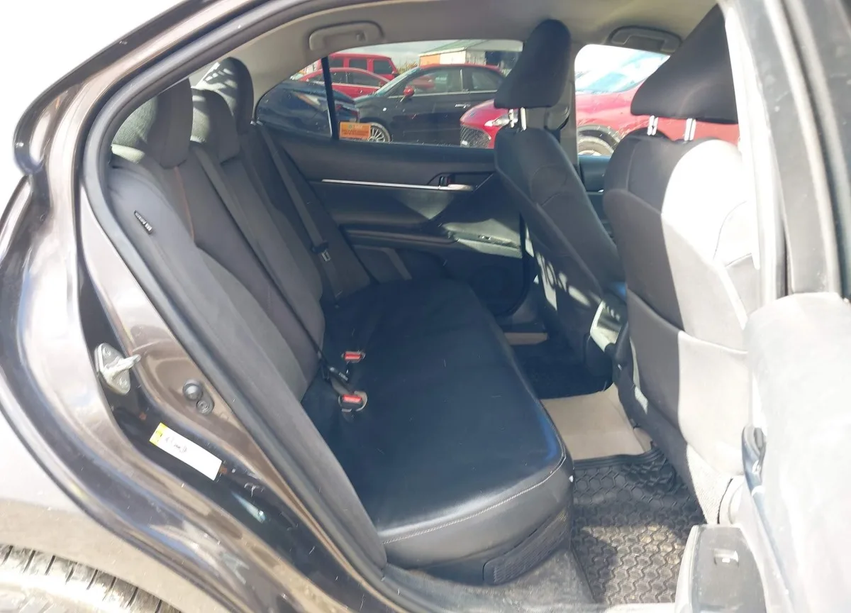 4T1B31HKXJU001786 — 2018 TOYOTA Camry photo 12