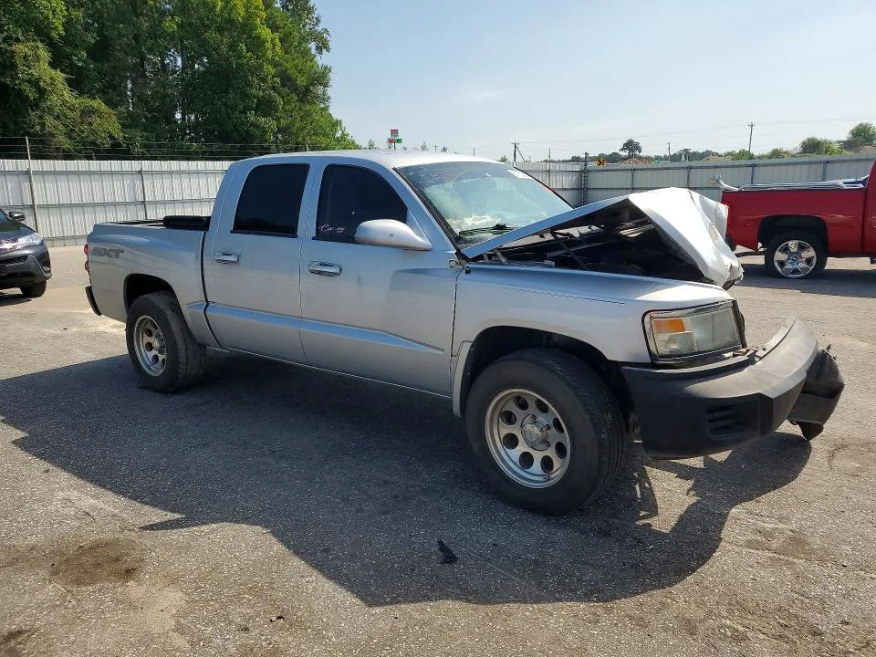1D7HE38K58S542390 — 2008 DODGE DAKOTA photo 4