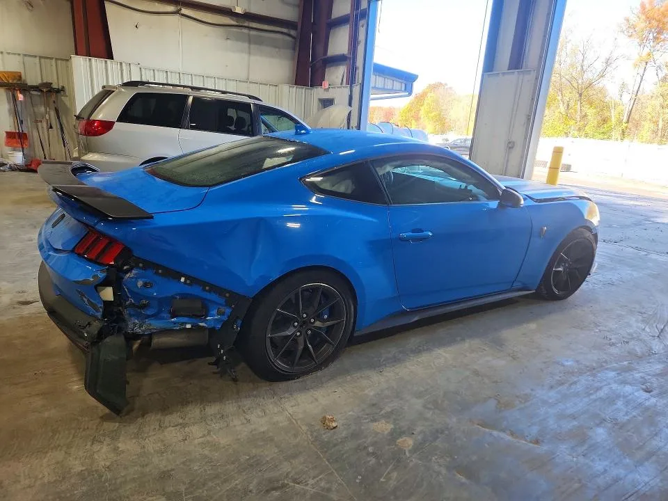 1FA6P8R05R5502094 — 2024 FORD MUSTANG photo 3