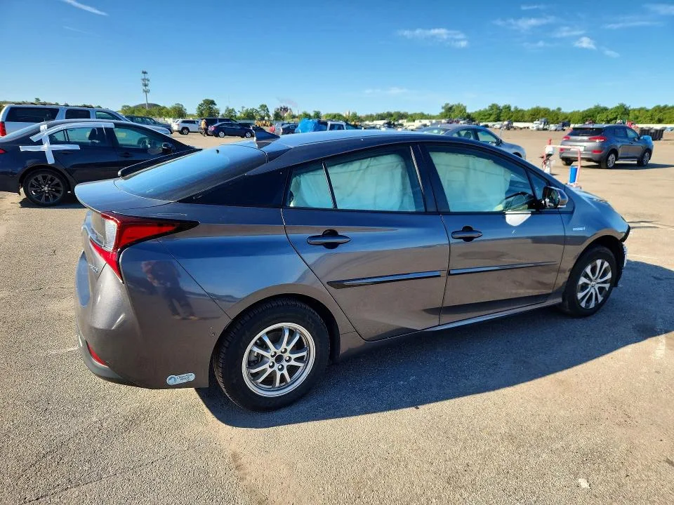 JTDL9RFUXK3004429 — 2019 TOYOTA PRIUS photo 3