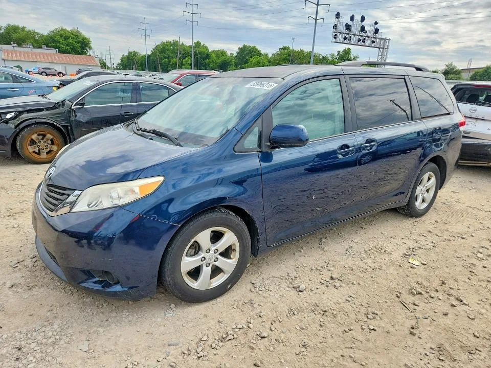 5TDKK3DC7CS245727 — 2012 TOYOTA SIENNA photo 1