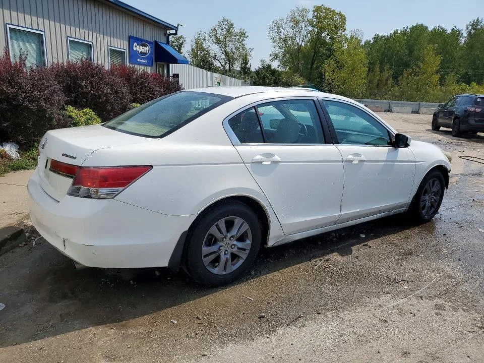 1HGCP2F62CA037454 — 2012 HONDA ACCORD photo 3