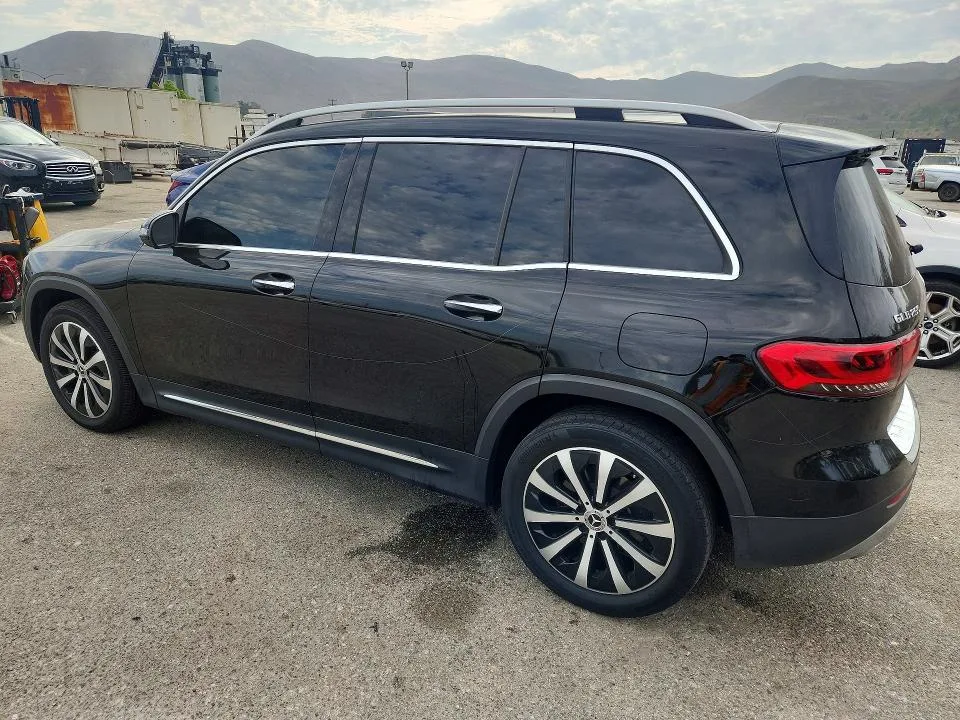 W1N4M4HB7MW105438 — 2021 MERCEDES-BENZ GLB photo 2
