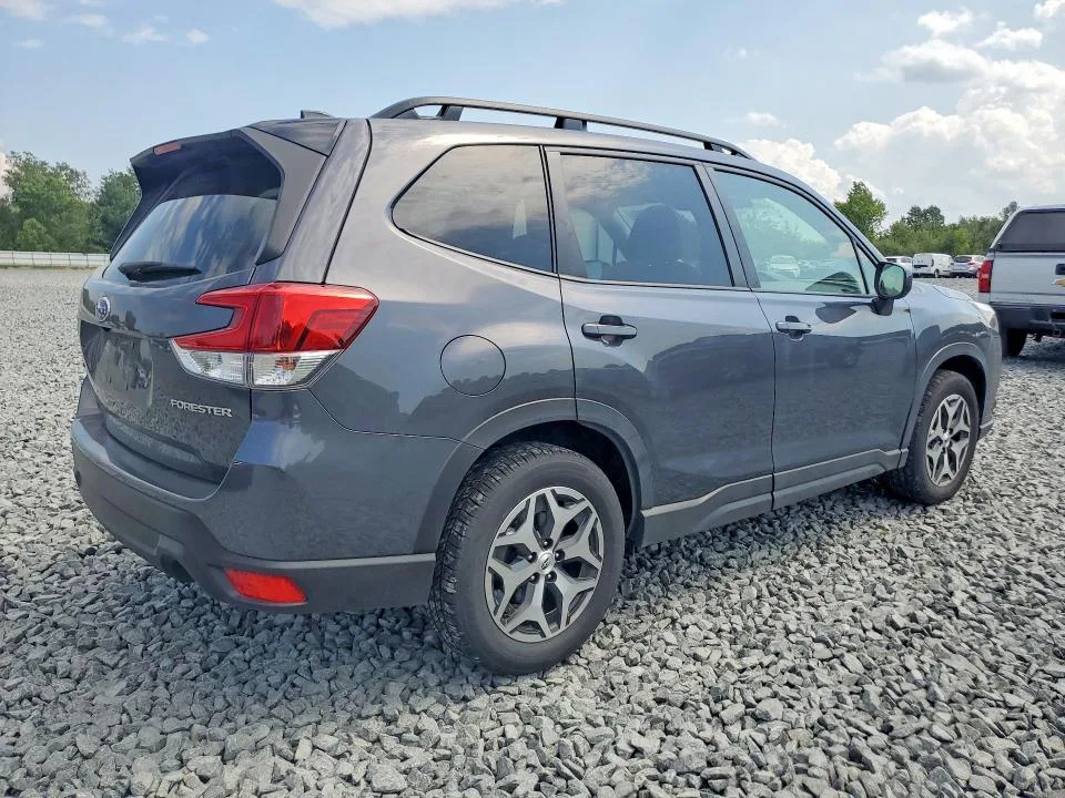 JF2SKADCXRH516797 — 2024 SUBARU FORESTER photo 3