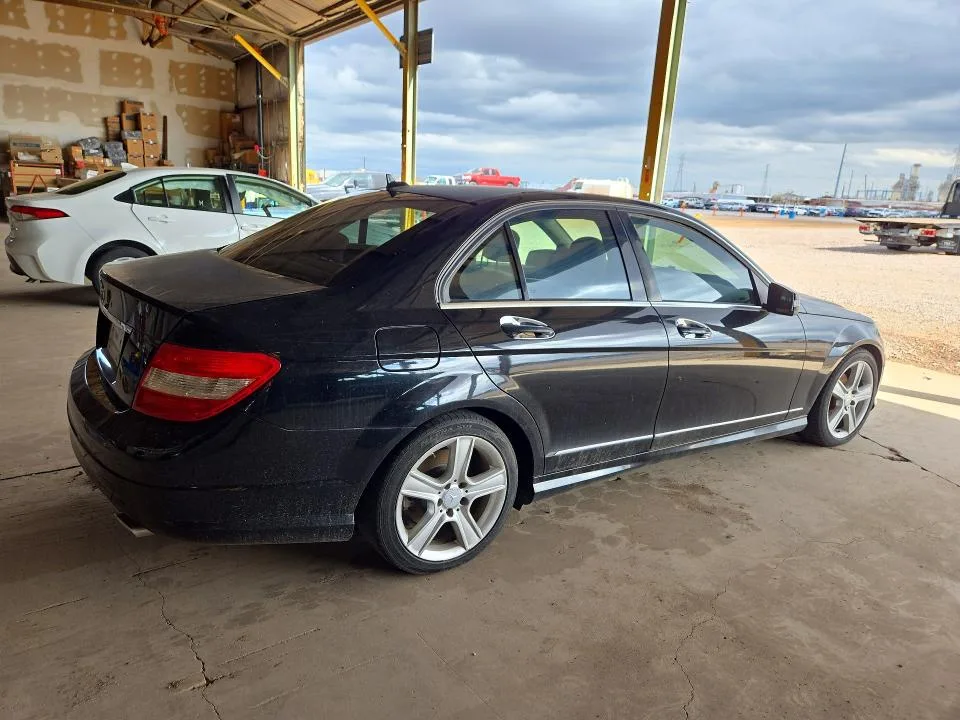 WDDGF5EB0AR108478 — 2010 MERCEDES-BENZ C photo 3