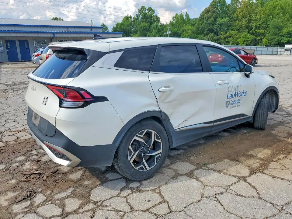 KNDPU3AF9P7042076 — 2023 KIA SPORTAGE photo 3