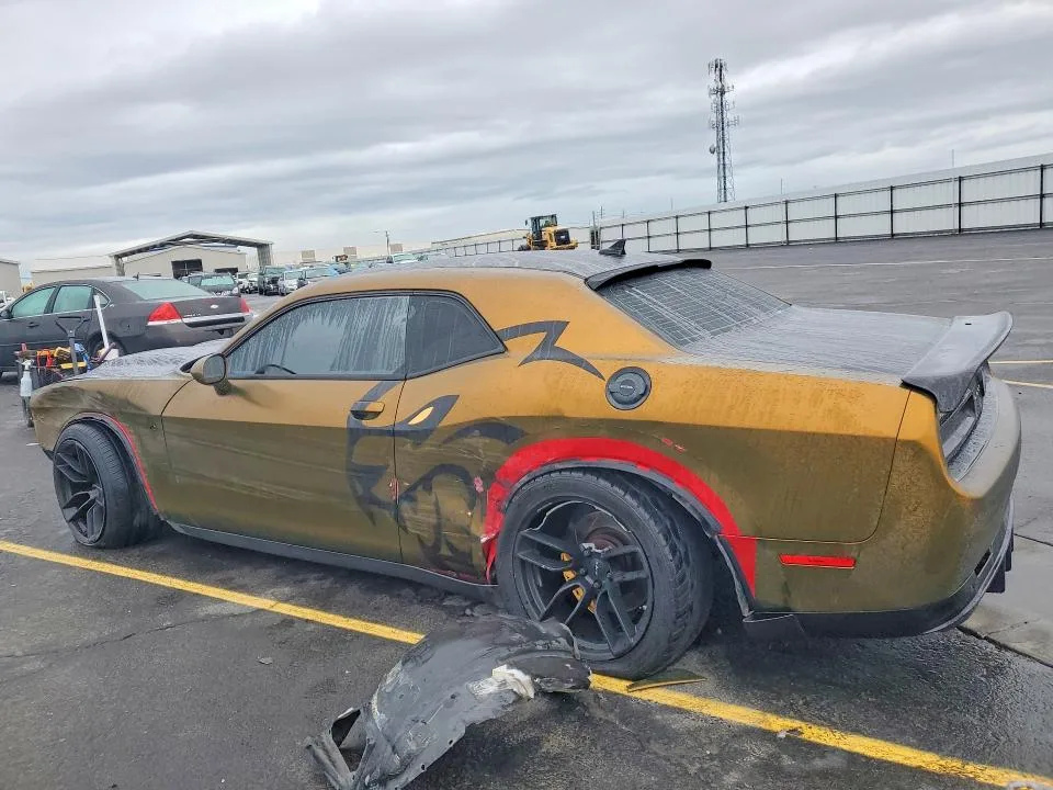 2C3CDZC98GH124625 — 2016 DODGE CHALLENGER photo 2
