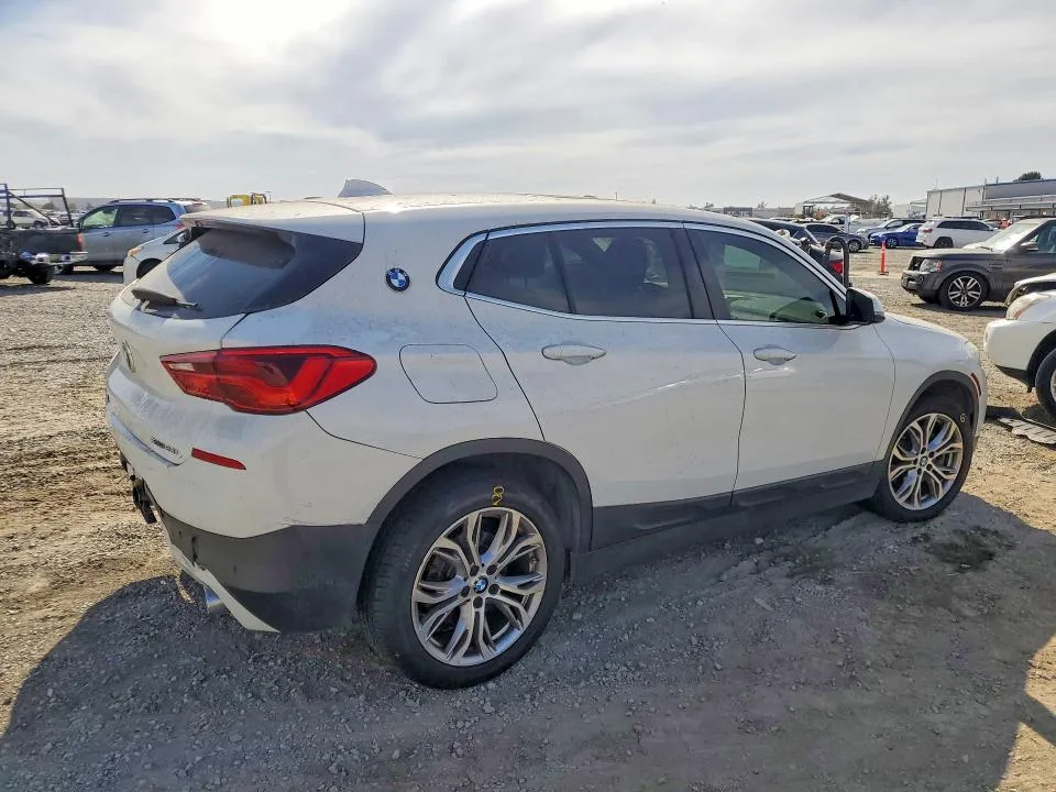 WBXYJ3C31JEJ64873 — 2018 BMW X2 photo 3