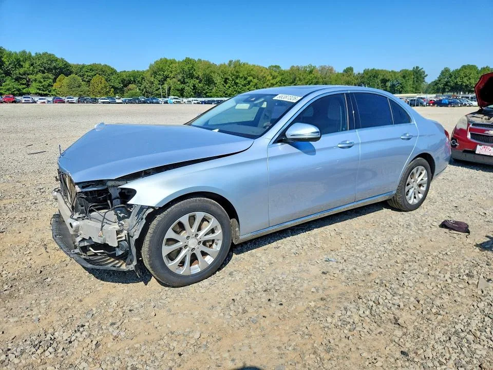 WDDZF4KBXHA068085 — 2017 MERCEDES-BENZ E photo 1