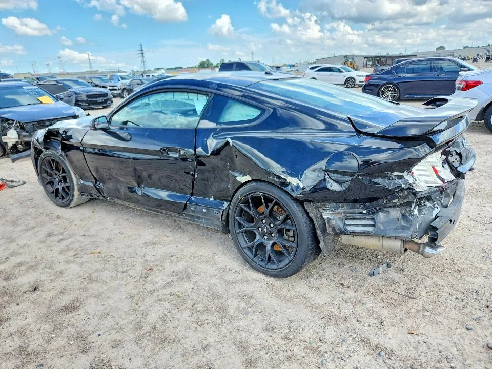 1FA6P8THXJ5159429 — 2018 FORD MUSTANG photo 2