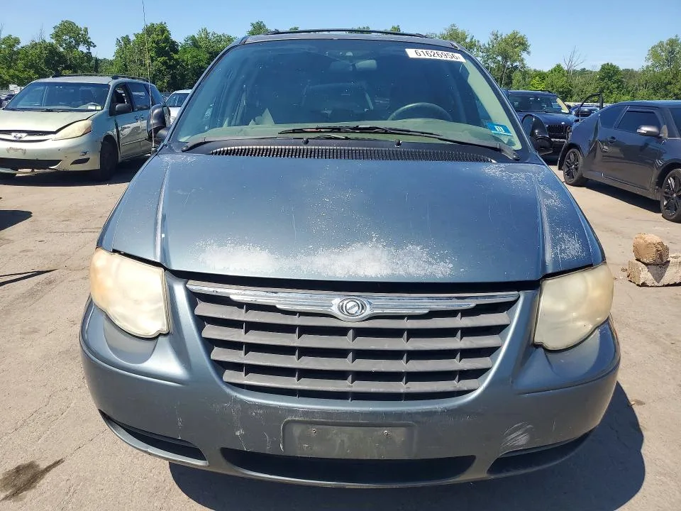2A4GP54L36R796344 — 2006 CHRYSLER TOWN & COUNTRY photo 5