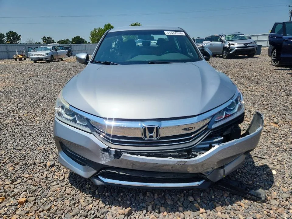 1HGCR2F5XHA158628 — 2017 HONDA ACCORD photo 5
