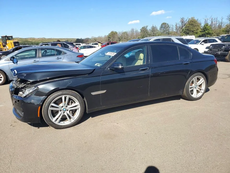 WBAYF8C57DDE59239 — 2013 BMW 750 photo 1