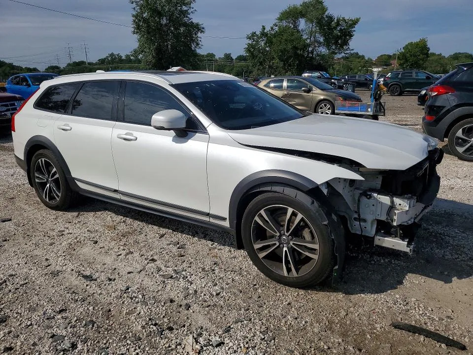 YV4102NKXJ1016497 — 2018 VOLVO V90 CROSS COUNTRY photo 4