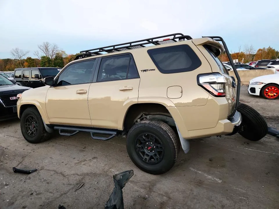 JTEBU5JR1G5301697 — 2016 TOYOTA 4RUNNER photo 2