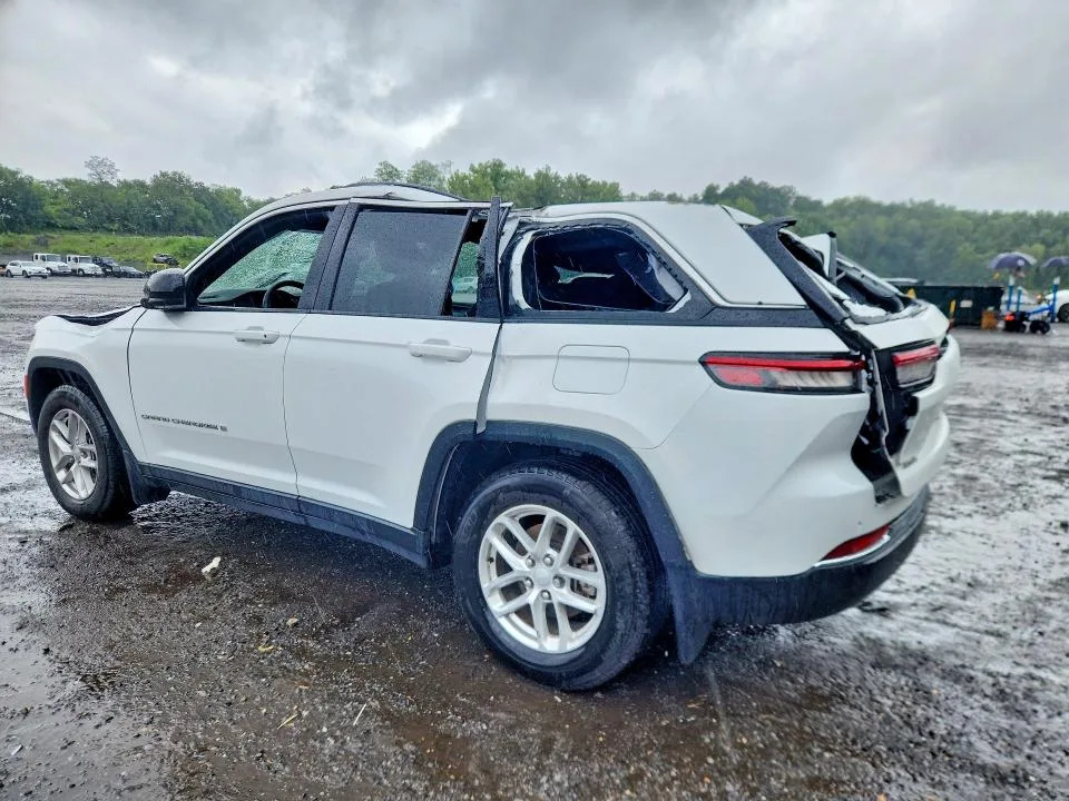 1C4RJHAG8SC302653 — 2025 JEEP GRAND CHEROKEE photo 2