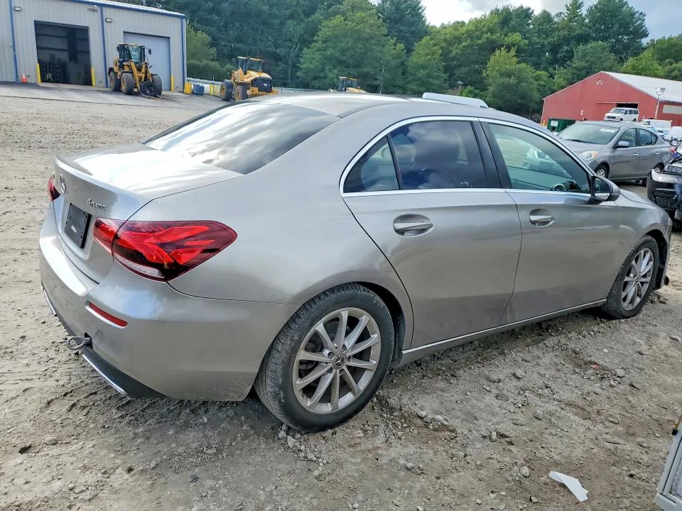 W1K3G4FB5MJ270548 — 2021 MERCEDES-BENZ A photo 3
