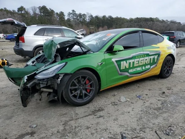 5YJ3E1EB5JF096922 — 2018 TESLA MODEL 3