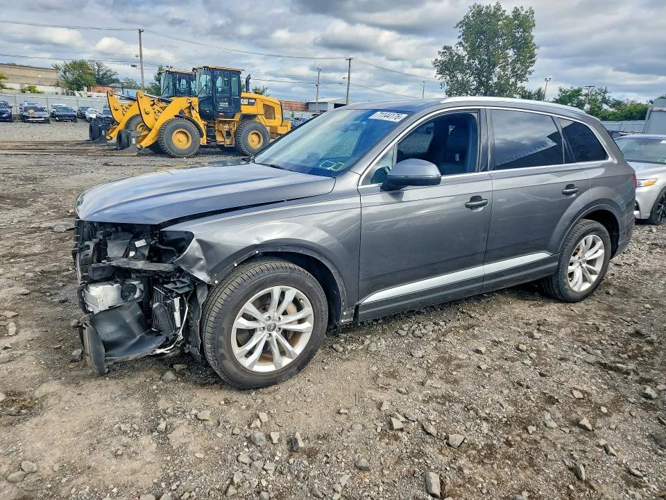 WA1LAAF73JD039397 — 2018 AUDI Q7 photo 1