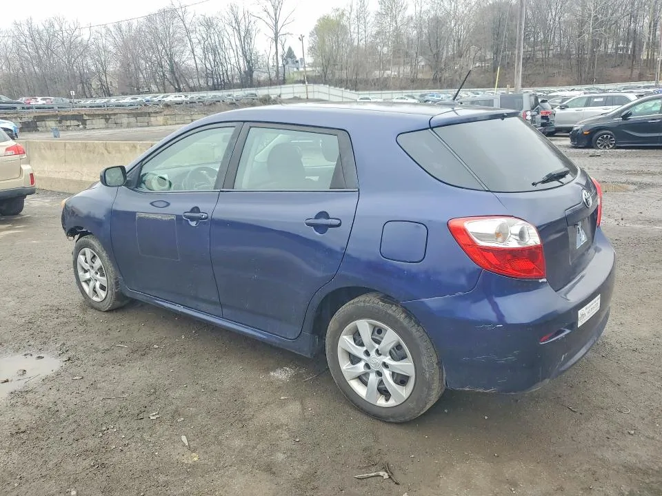 2T1KU4EE5BC724168 — 2011 TOYOTA MATRIX photo 2