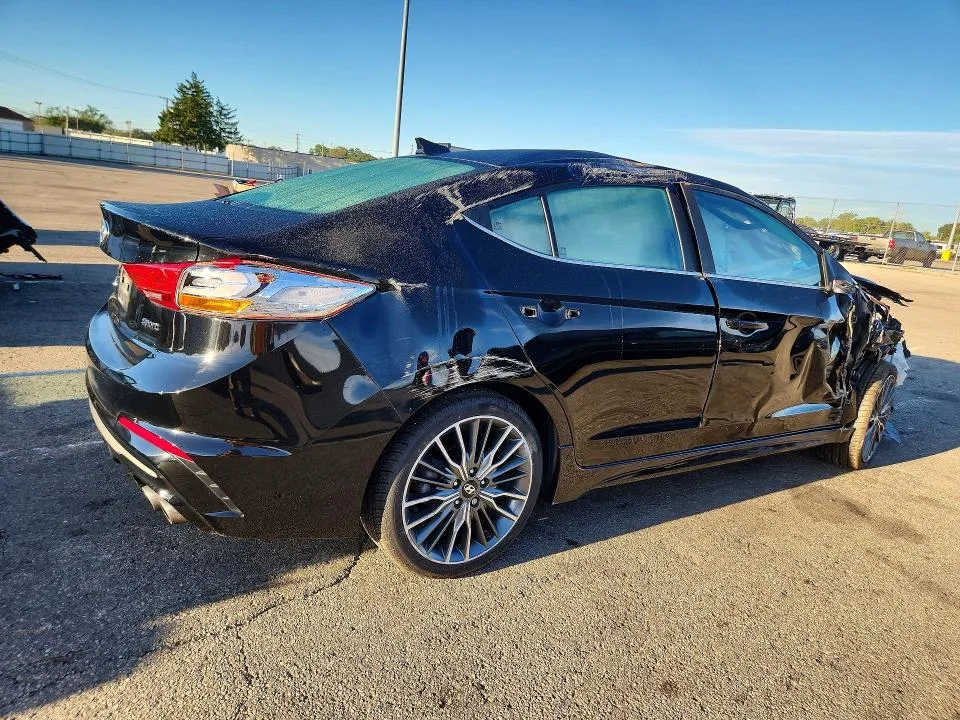 KMHD04LB8JU481028 — 2018 HYUNDAI ELANTRA photo 3