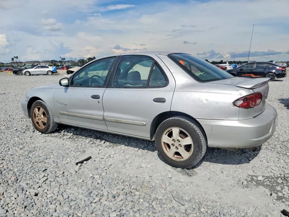 1G1JF524627337324 — 2002 CHEVROLET CAVALIER photo 2