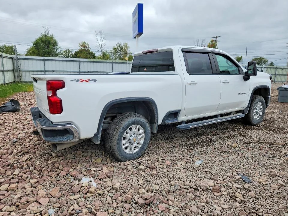 2GC4YTEYXR1102482 — 2024 CHEVROLET SILVERADO photo 3