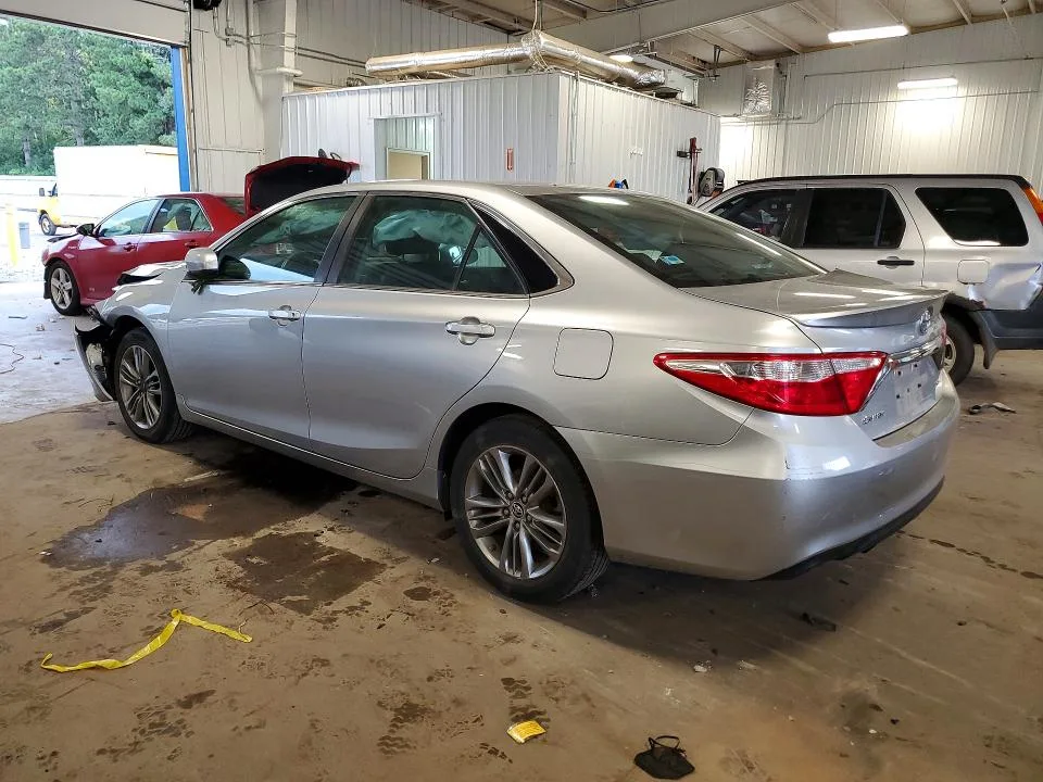 4T1BF1FK2FU096992 — 2015 TOYOTA CAMRY photo 2