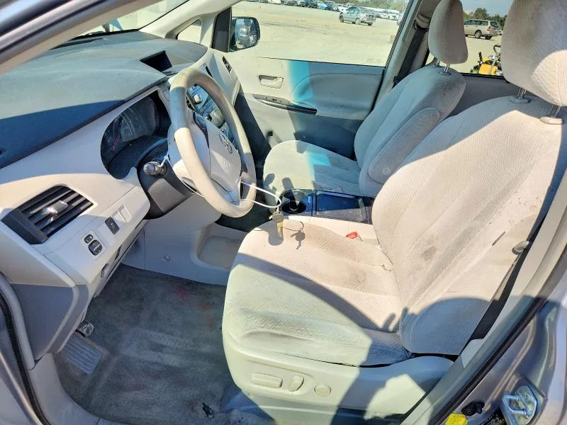 5TDKK3DC1BS162762 — 2011 TOYOTA SIENNA photo 7