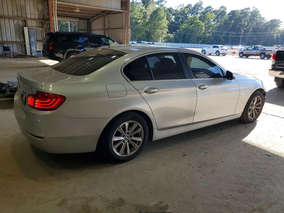 WBA5A5C51ED508112 — 2014 BMW 528 photo 3
