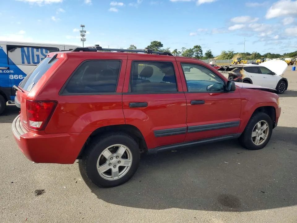 1J4GR48K05C626942 — 2005 JEEP GRAND CHEROKEE photo 3
