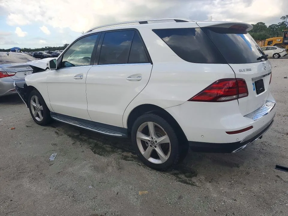 4JGDA5JB4JB099709 — 2018 MERCEDES-BENZ GLE photo 2