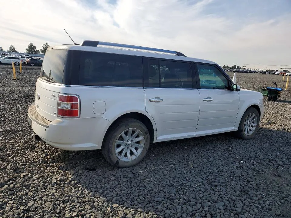 2FMHK6CC1BBD27977 — 2011 FORD FLEX photo 3