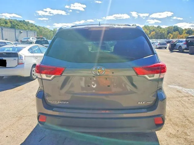 5TDJZRFH4JS868643 — 2018 TOYOTA HIGHLANDER photo 6
