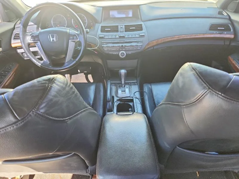 1HGCP3F86BA800520 — 2011 HONDA ACCORD photo 8